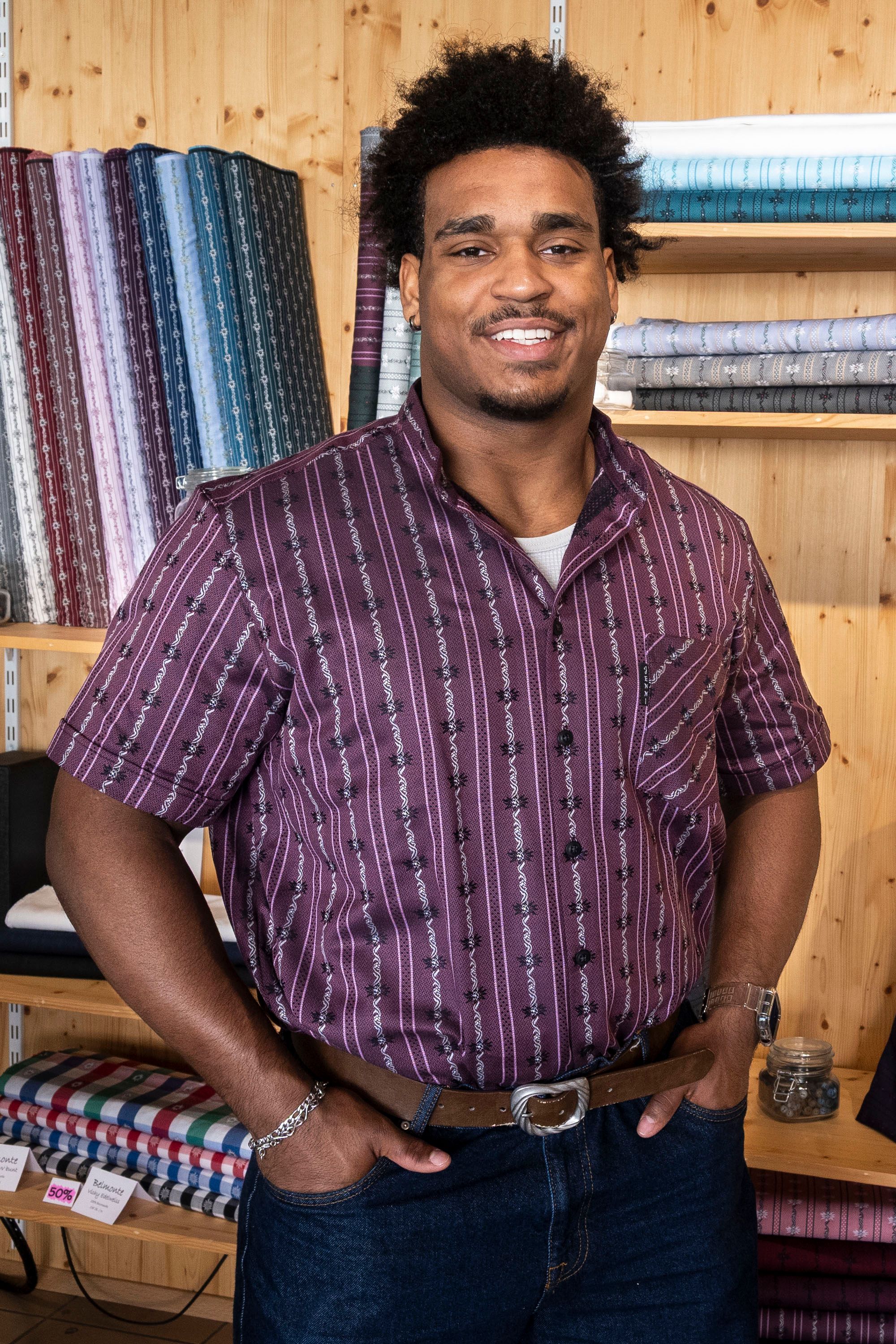 T-shirt Ever Forward Homme Taille M - Gris, Motif Fraise, Manches Courtes, Léger, Avec Poche - Occasion Parfait état